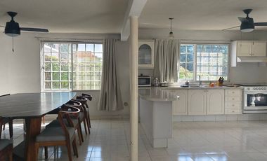 Casa en venta en Temixco Morelos, en Fraccionamiento Las Brisas