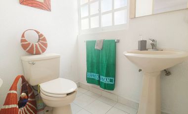 Casa en venta en Temixco Morelos, en Fraccionamiento Las Brisas