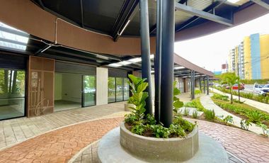 Extraordinario local con 33 m2 internos y 12 m2 de terraza en Koa Mall en la Macarena. Dosquebradas.