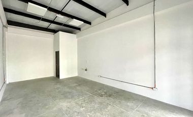 Extraordinario local con 33 m2 internos y 12 m2 de terraza en Koa Mall en la Macarena. Dosquebradas.