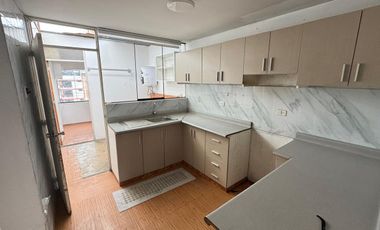 Vendo departamento con aires para tu terraza desada. Altura cdra 11 de Los Quechuas