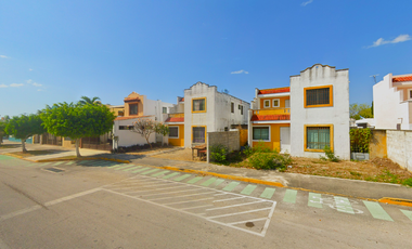 HERMOSA CASA EN VENTA POR MEDIO DE REMATE BANCARIO EN MÉRIDA YUCATAN. (NO CRÉDITOS)