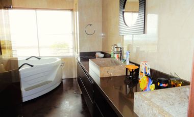 Espectacular!!!!! Con Piscina, Rodeado de Terrazas.