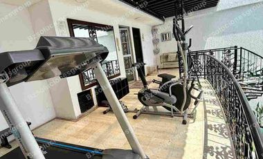 THE VIEW HOSTAL & LOUNGE