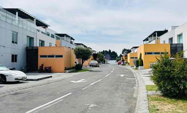 Se vende casa con amenidades