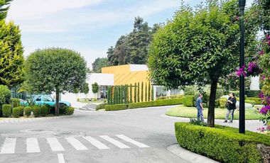 Se vende casa con amenidades