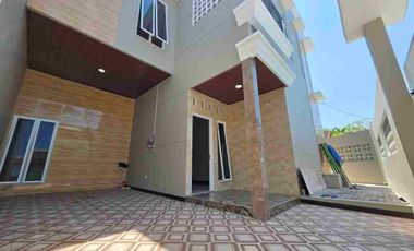 Rumah Mewah Gress 2 Lantai Dekat ke UMS ATMI Solo Kota