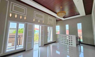Rumah Mewah Gress 2 Lantai Dekat ke UMS ATMI Solo Kota