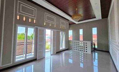 Rumah Mewah Gress 2 Lantai Dekat ke UMS ATMI Solo Kota