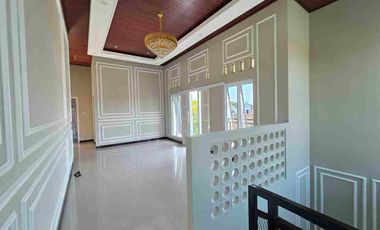 Rumah Mewah Gress 2 Lantai Dekat ke UMS ATMI Solo Kota