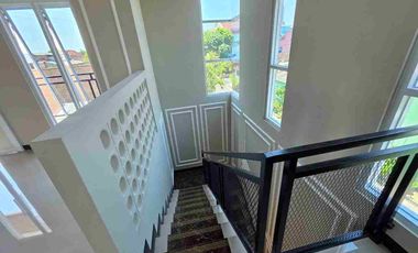 Rumah Mewah Gress 2 Lantai Dekat ke UMS ATMI Solo Kota
