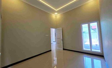 Rumah Mewah Gress 2 Lantai Dekat ke UMS ATMI Solo Kota