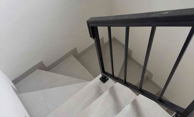 DIJUAL RUMAH 2 LANTAI JALAN PERINTIS KEMERDEKAAN MAKASSAR