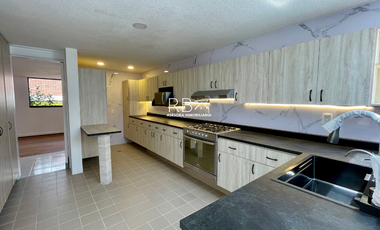 Casa en venta recién remodelada en privada tranquila, CDMX poniente