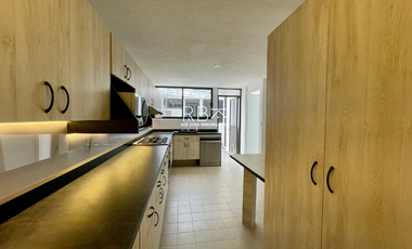 Casa en venta recién remodelada en privada tranquila, CDMX poniente