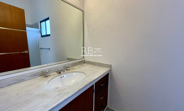 Casa en venta recién remodelada en privada tranquila, CDMX poniente