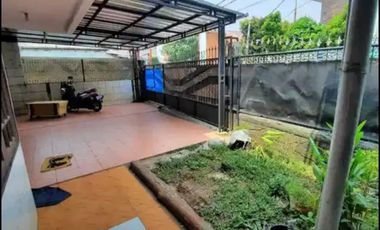 DISEWAKAN RMH PINGGIR JLN RAYA PEKAPURAN. DEPAN KOMPLEK CGR 1, CIMANGGIS TAPOS DEPOK