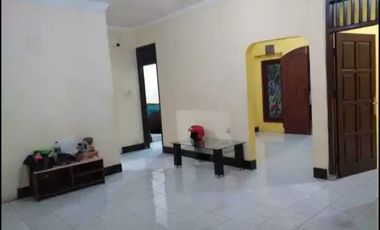 DISEWAKAN RMH PINGGIR JLN RAYA PEKAPURAN. DEPAN KOMPLEK CGR 1, CIMANGGIS TAPOS DEPOK