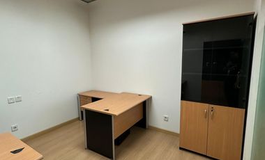 Disewakan Office Space / Kantor Fully Furnished 128m2 di APL Tower Central Park Jakarta Barat