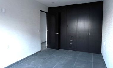 CASA EN RENTA EN CACALOMACAN, TOLUCA, EN PRIVADA CON  PORTON ELECTRICO, EN EL PRIMER CUADRO