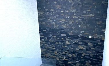 CASA EN RENTA EN CACALOMACAN, TOLUCA, EN PRIVADA CON  PORTON ELECTRICO, EN EL PRIMER CUADRO