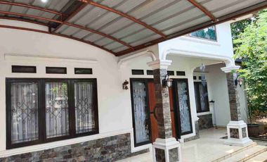 rumah strategis d komplek