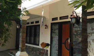 rumah strategis d komplek