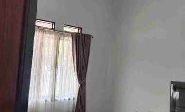rumah strategis d komplek