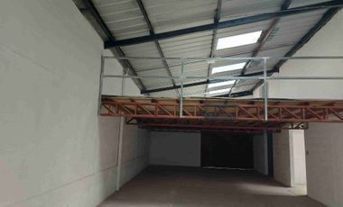 GALPON CON BODEGAS EN VENTA SECTOR SAN ISIDRO DEL INCA - QUITO