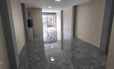 Alquilo Local 60m2 av Benjamin Carrion.