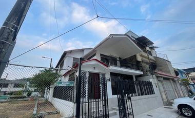 CIUDADELA ALBORADA SEXTA ETAPA VENDO PRECIOSA Y AMPLIA VILLA DOS PLANTAS, CINCO DORMITORIOS, OPORTUNIDAD POR VIAJE
