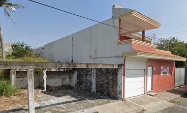 CASA EN VENTA EN POCITOS Y RIVERA A 15 MIN. DEL ACUARIO DEL PUERTO DE VERACRUZ.