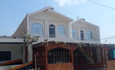 VANDO AMPLIA CASA EN HUARMEY