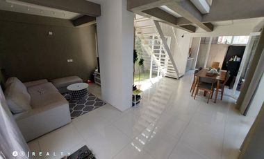 RUMAH INDUSTRIAL DI CIGADUNG DAGO BANDUNG Desain Unik dan Lokasi Strategis