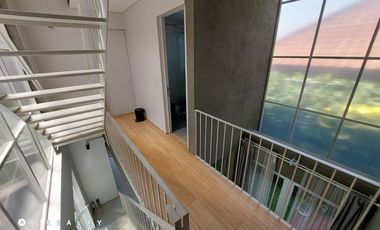 RUMAH INDUSTRIAL DI CIGADUNG DAGO BANDUNG Desain Unik dan Lokasi Strategis