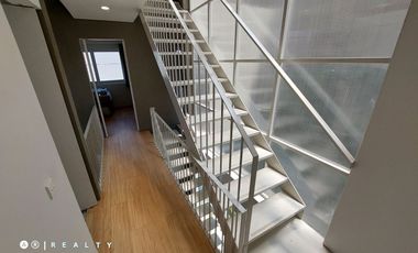 RUMAH INDUSTRIAL DI CIGADUNG DAGO BANDUNG Desain Unik dan Lokasi Strategis