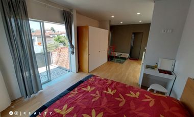 RUMAH INDUSTRIAL DI CIGADUNG DAGO BANDUNG Desain Unik dan Lokasi Strategis