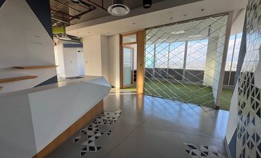 SE RENTA OFICINA TORRE NATYVO ANGELOPOLIS PISO 23 523 M2