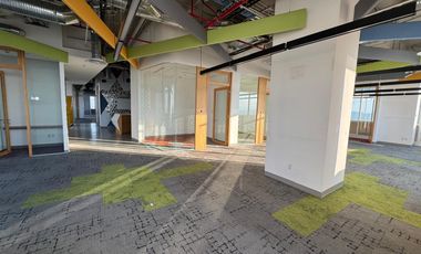 SE RENTA OFICINA TORRE NATYVO ANGELOPOLIS PISO 23 523 M2