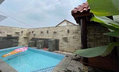 Jual Rumah Dengan Kolam Renang Private 2 Lantai