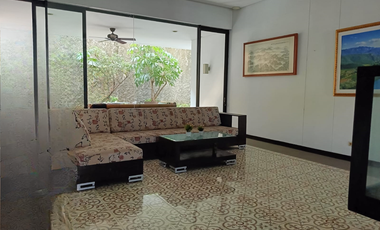 Rumah ex kantor Pluit luas 1.328 m, parkiran luas, rapi