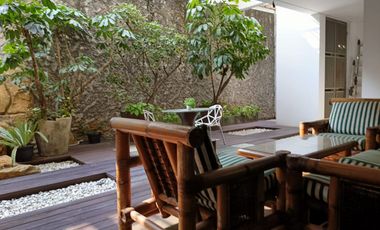 Rumah ex kantor Pluit luas 1.328 m, parkiran luas, rapi