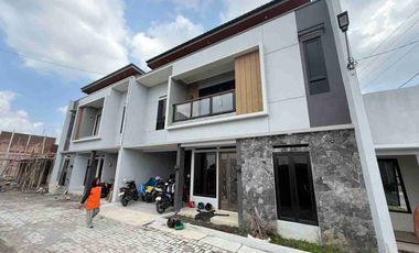 Rumah Modern 2 Lt Seharga 1 Lt Dekat Goro Assalam dan UMS di Skh
