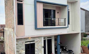 Rumah Modern 2 Lt Seharga 1 Lt Dekat Goro Assalam dan UMS di Skh