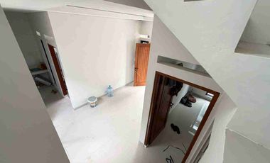 Rumah Modern 2 Lt Seharga 1 Lt Dekat Goro Assalam dan UMS di Skh