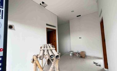 Rumah Modern 2 Lt Seharga 1 Lt Dekat Goro Assalam dan UMS di Skh