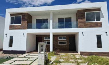 Se vende casa nueva, Santa Matilde, salida a CDMX