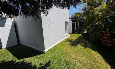 Casa en condominio en Colinas de Santa Fe, al sur de Cuernavaca, Mor.