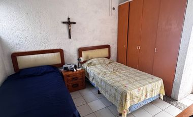 Casa en condominio en Colinas de Santa Fe, al sur de Cuernavaca, Mor.