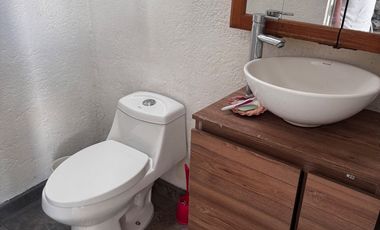 Casa en condominio en Colinas de Santa Fe, al sur de Cuernavaca, Mor.